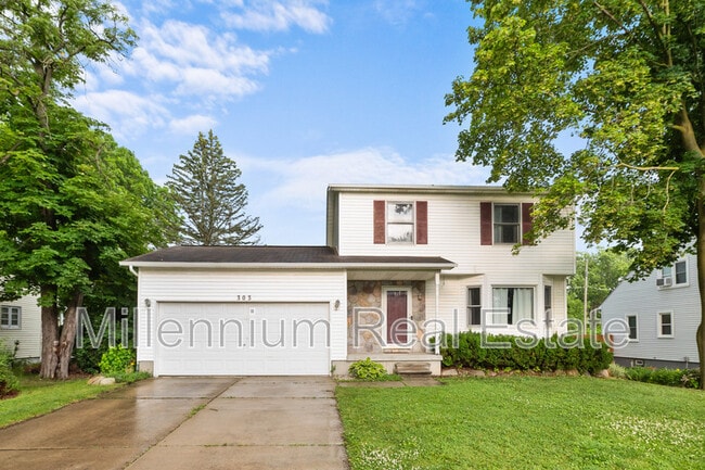 Photo - 303 S Saginaw St Casa