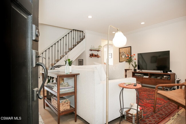 Photo - 947 Driftwood Cir