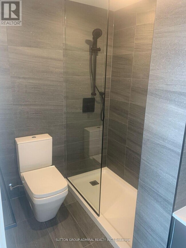 Photo - 689 The Queensway Unit 522