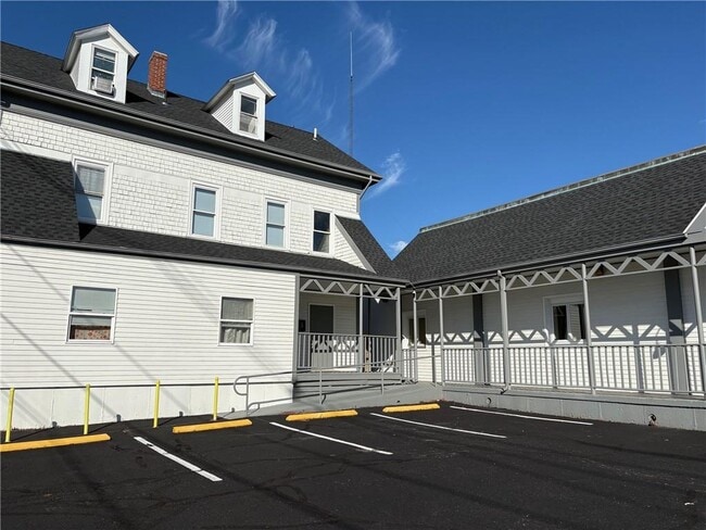 Building Photo - 191 Nashua St Unit 2