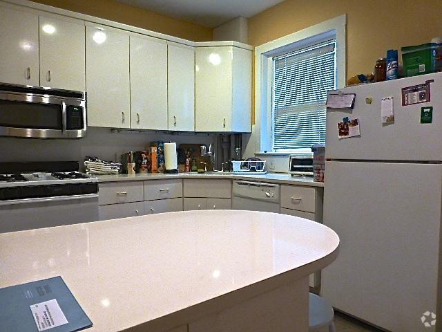 Building Photo - 2 Claflin Rd Unit 4 Rental