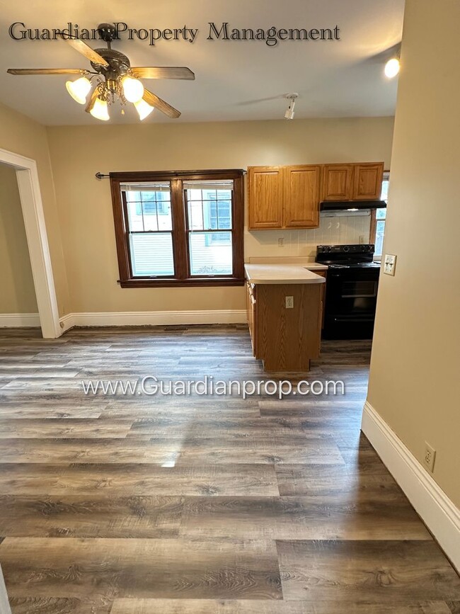 Photo - South Minneapolis SFH, Fenced Yard, 1 Car Garage, Dishwasher, Laundry, October Availability