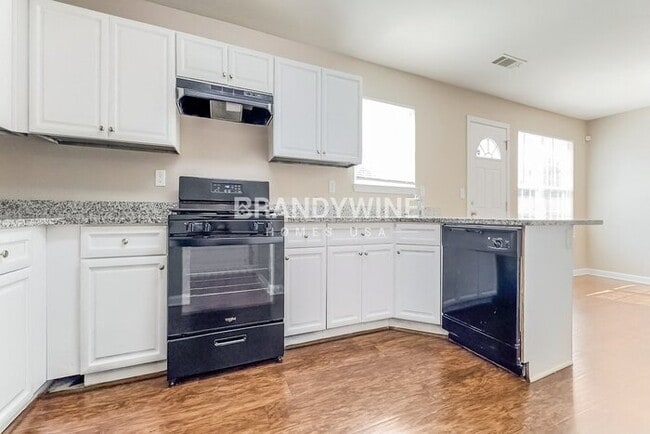 Photo - 6065 Flagstaf Walk