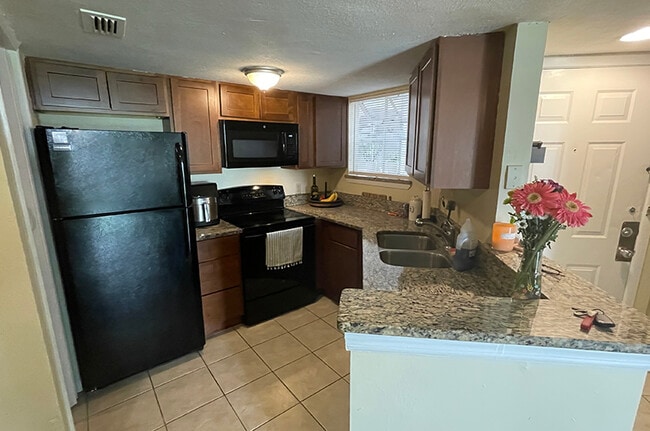 Photo - 1964 Lake Atriums Cir