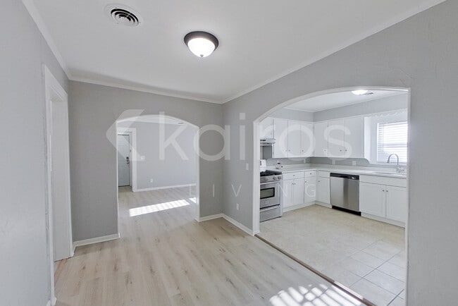 Photo - 411 Sunset Terrace