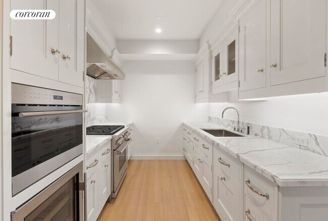 Photo - 301 E 81st St