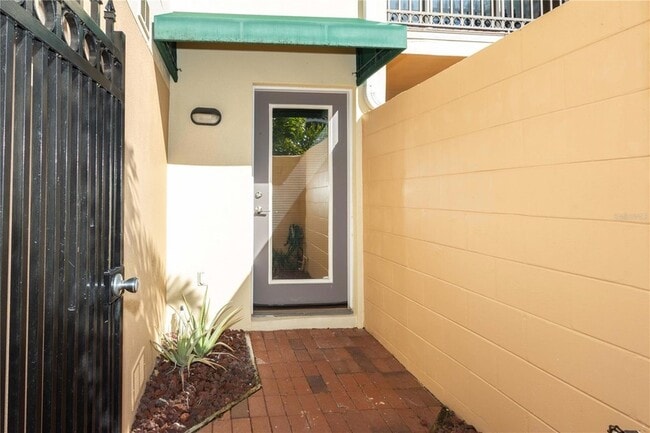 Photo - 824 Padua Ln