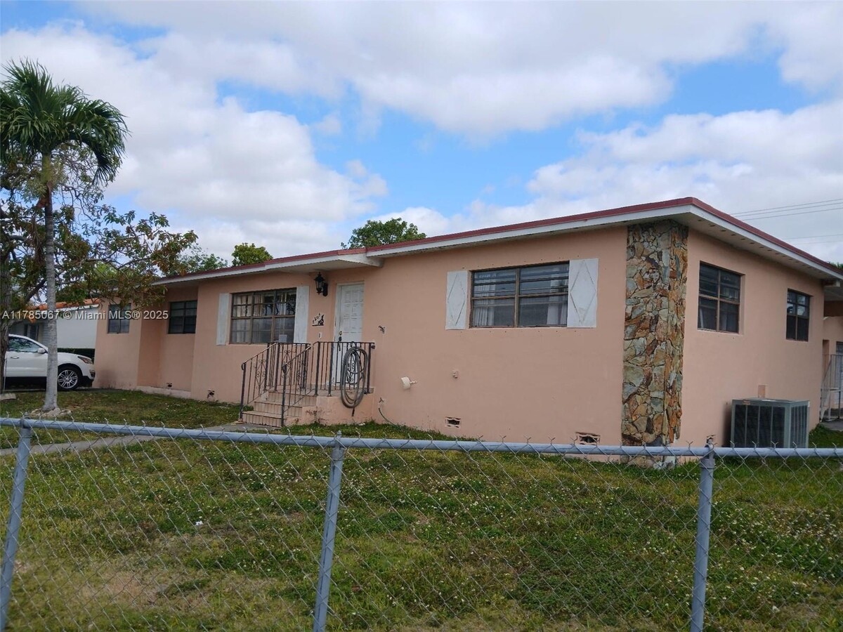 Photo - 8205 SW 39th St Apartment Unit 2