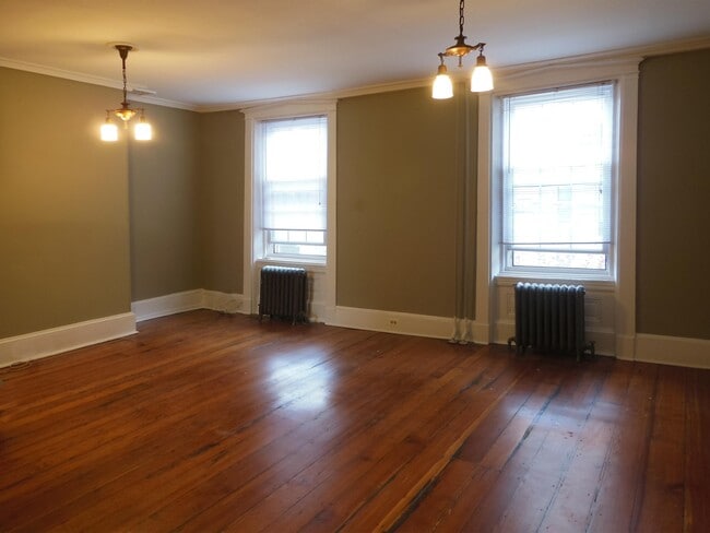 Building Photo - 421 Fairmount Ave Unit 3F