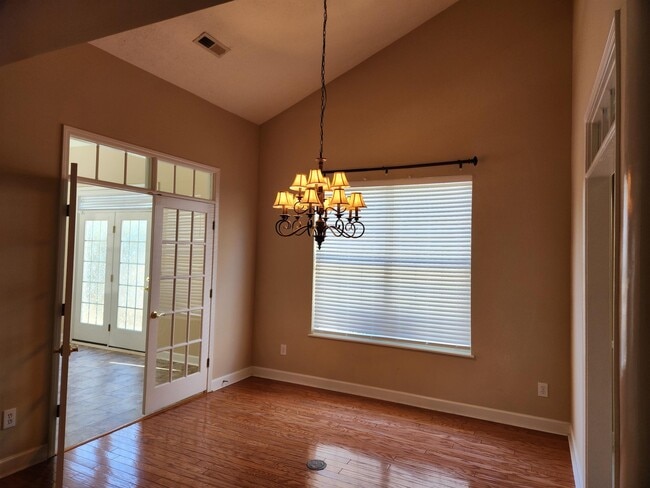 Photo - 9398 Pinckney Ln