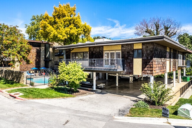 Photo - Jefferson Manor