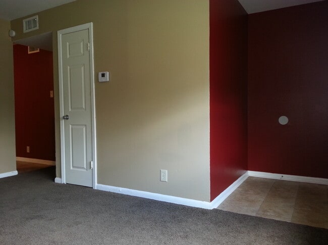 Photo - 4665 Hartel St Unit #4
