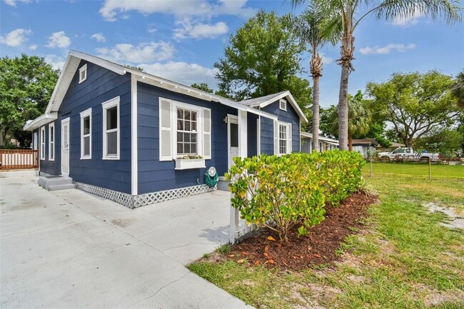 Photo - 308 N Gomez Ave