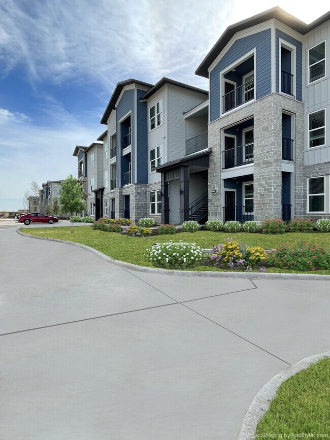 The Keegan at Mission Glen Apartments For Rent in Houston, TX