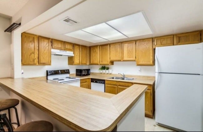 Photo - 1645 W Baseline Rd