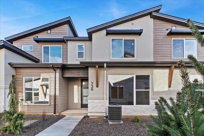 Building Photo - Brand New 3 Bed 2.5 Bath Townhouse With Many Amenities