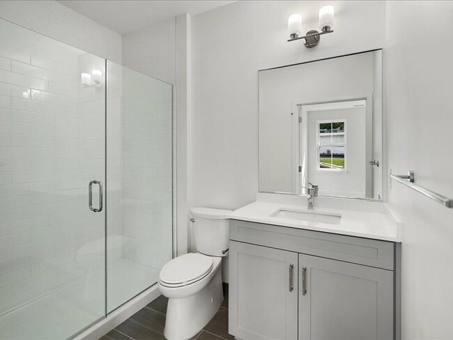 Photo - Madison Mall on Main