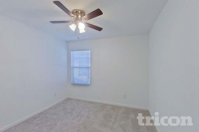 Photo - 831 Ginkgo Wy