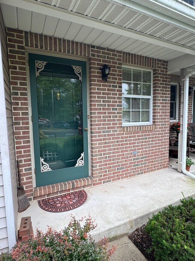 142 Bartlett Ct