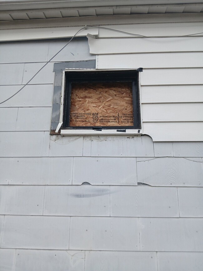 Photo - 912 Waldman Ave