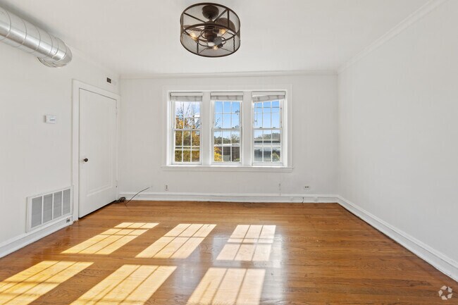 Building Photo - 3050 W Cornelia Ave Unit 3 Rental