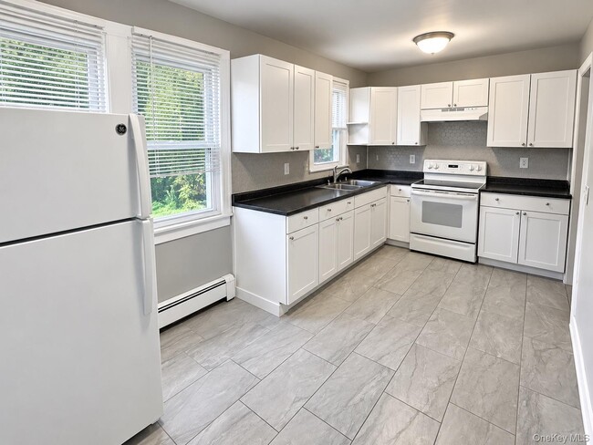 Photo - 13 Spackenkill Rd