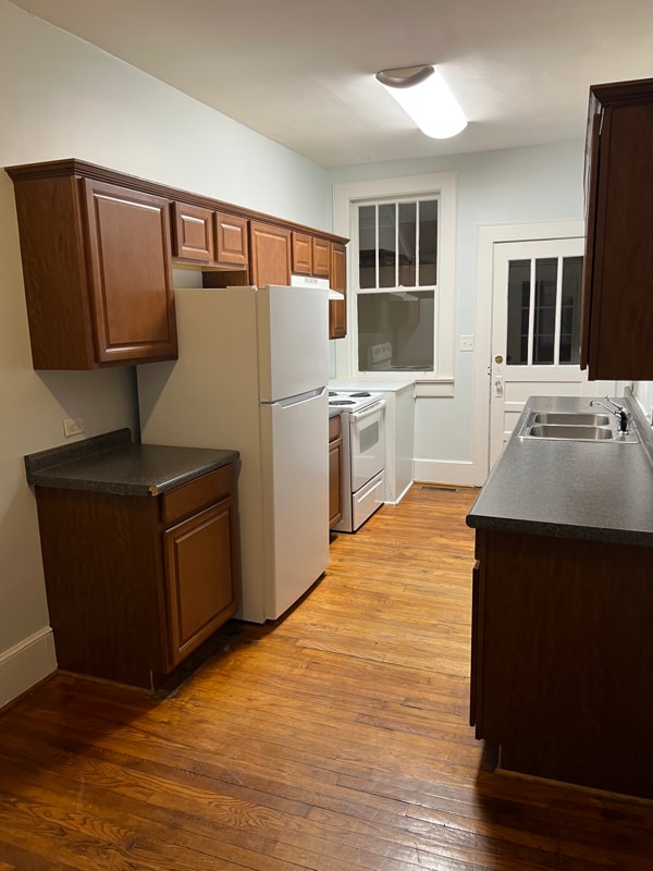 Photo - 1404 Victoria St