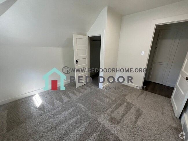Building Photo - 412 8th St N Unit Apartment 3