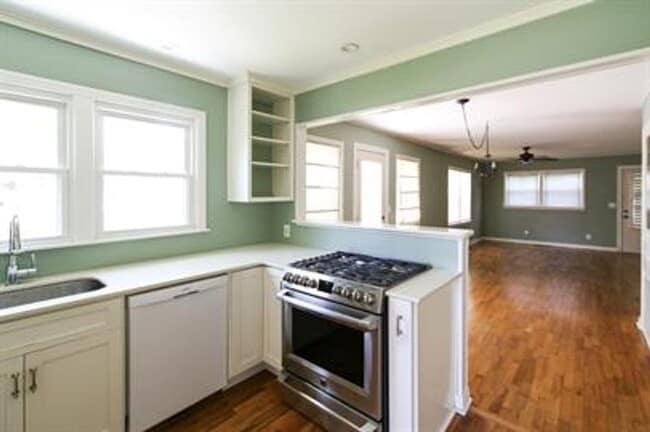 Photo - Quiet and quaint, this East Fayetteville cottage is one of a kind!