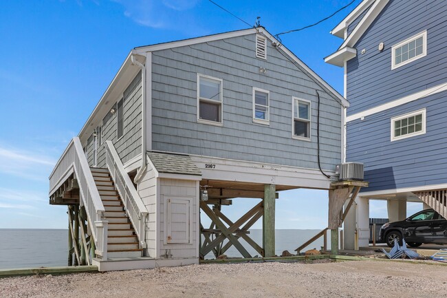 Photo - 2167 Fairfield Beach Rd House
