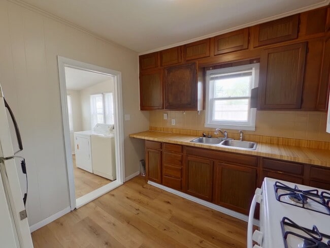 Photo - 1125 S Millwood Ave
