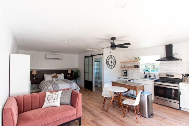 Photo - 3390 Cutlas Ct Unit B