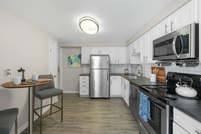 THE VANTAGE APARTMENTS
