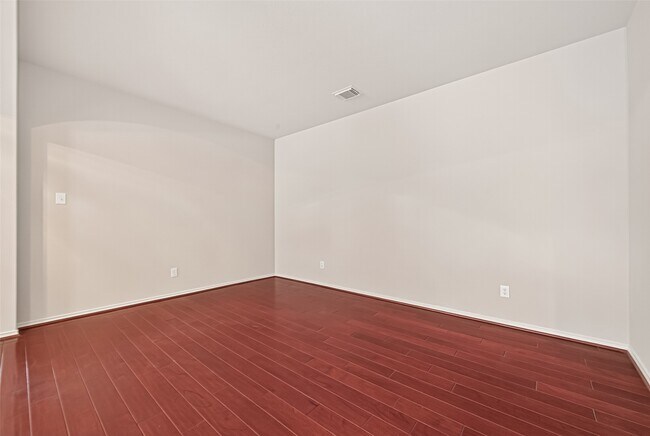 Photo - 26414 Suffield Glen Ln