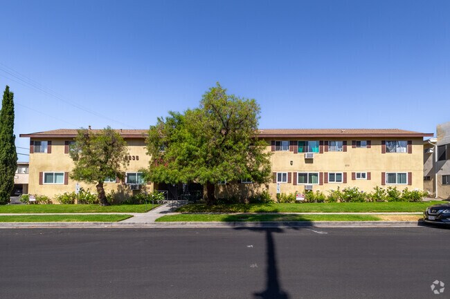 Building Photo - 6635 Wilkinson Ave Rental