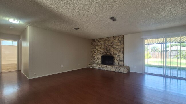 7338 Hayward Dr