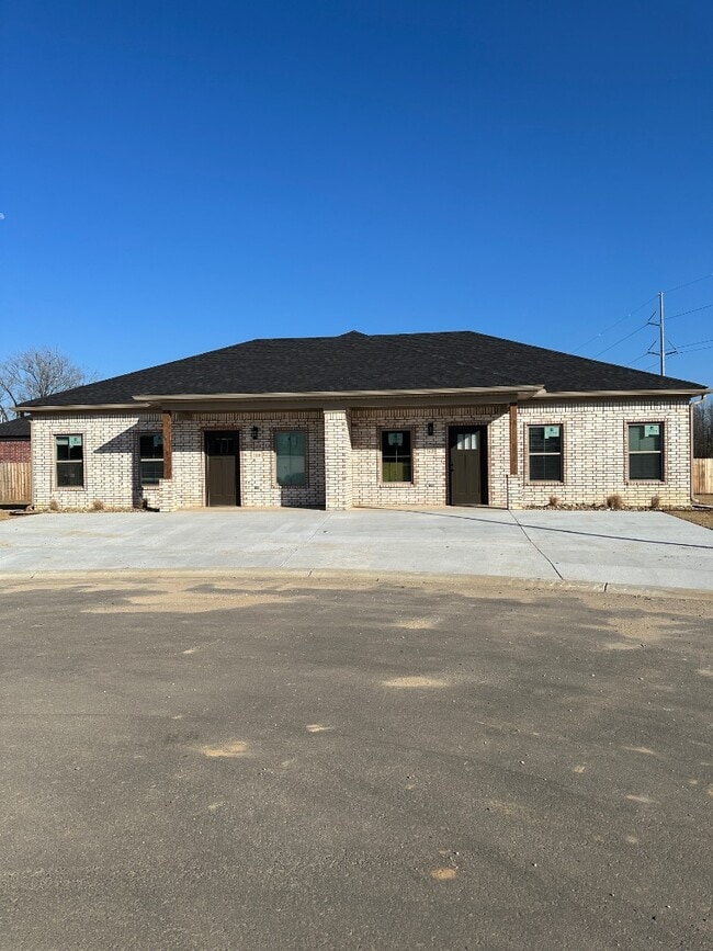 Photo - 1616 Crosswood Ct