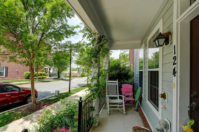 Photo - 124 Meridian Ln