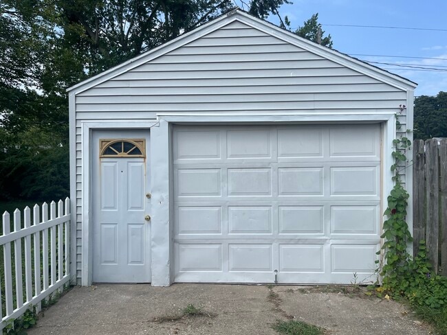 Photo - 3809 Fellows St