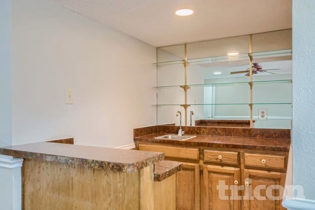 Photo - 4707 Vineyard Trail