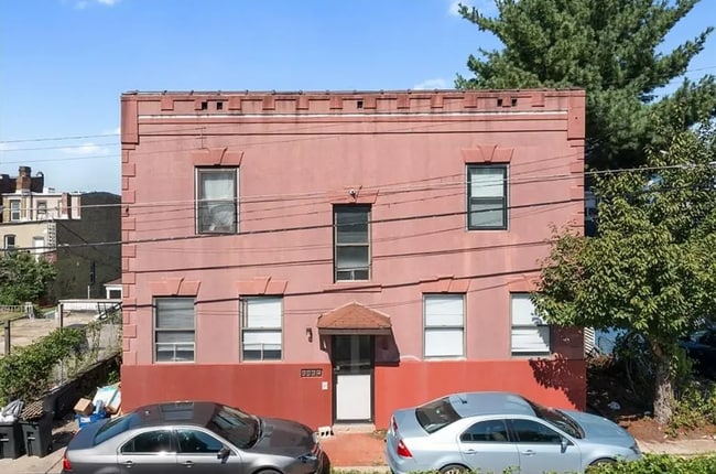 Building Photo - har3227 Unit 2