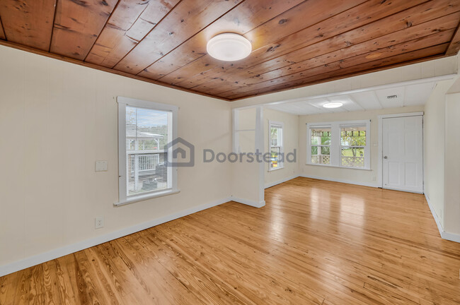 Photo - 72 Anderson St House
