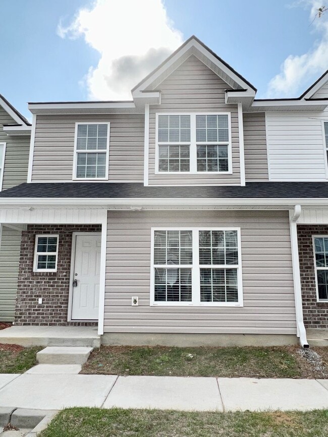 Building Photo - MOVE IN READY - FOUR Bedrooms! Master suite on both levels! NEW CONSTRUCTION! Great Conway Location!