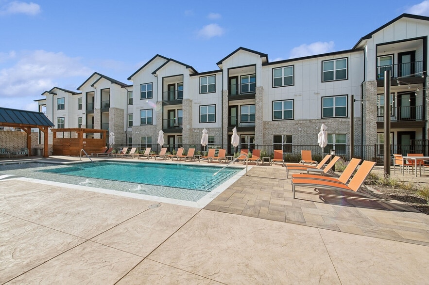 Ascend at McKinney North apartments — community photo