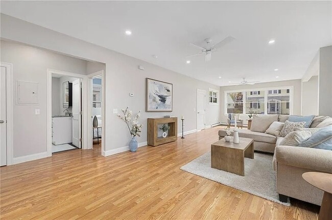 Photo - 146 Evergreen St