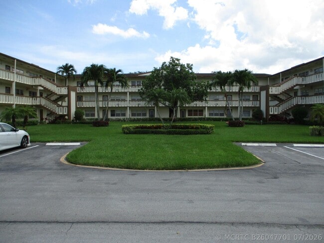 Building Photo - 506 Mansfield M
