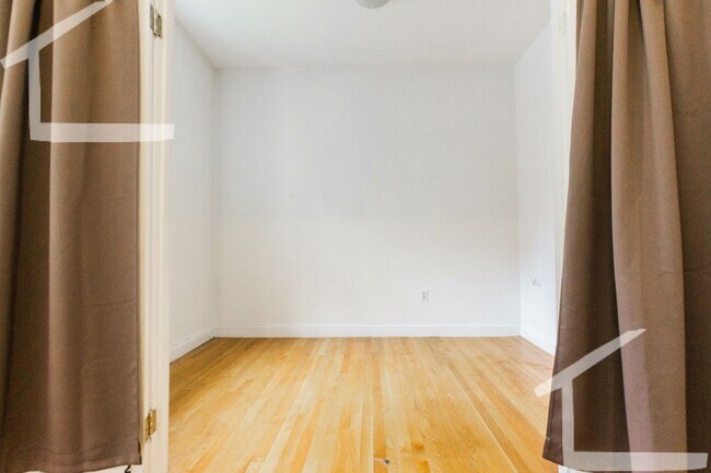 Photo - No brokers Fee, No Security Deposit, Fully...