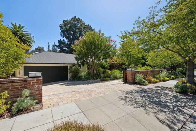 Photo - 970 Palo Alto Ave
