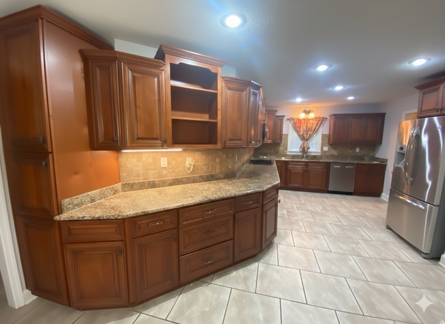 Photo - 983 Rolling Oaks Ln