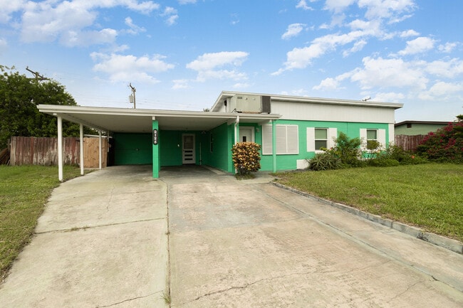 Photo - 2125 Smathers Cir S